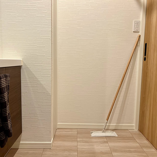 バス/トイレ/気がついた時に/クイックルワイパー 立体吸着ドライ/身近に置いておく/無印良品　フローリングワイパー...などのインテリア実例 - 2024-09-04 08:36:08