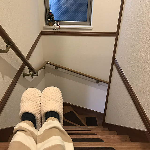 壁/天井/セリア/窓にサンタさん/階段でケガするのは私だけ/階段の滑り止めマット...などのインテリア実例 - 2018-12-05 08:38:19