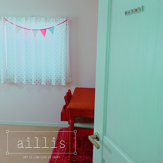 机/パリ風なかんじ。/こども部屋/ピンクの壁のインテリア実例 - 2015-10-18 12:01:10