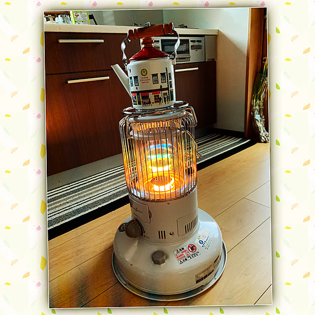 乾燥しない冬♡/対流式石油ストーブ/トヨトミレインボーストーブ/キッチンのインテリア実例 - 2020-04-29 19:02:31
