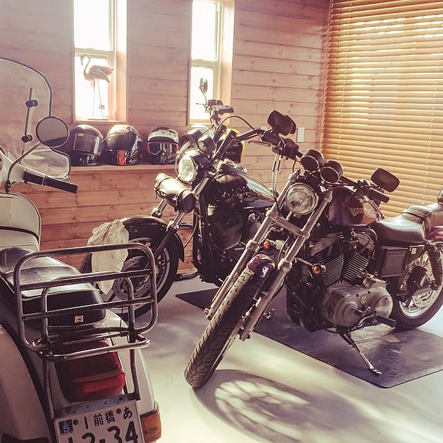 バイクガレージ ハーレーダビットソンのおしゃれなインテリア
