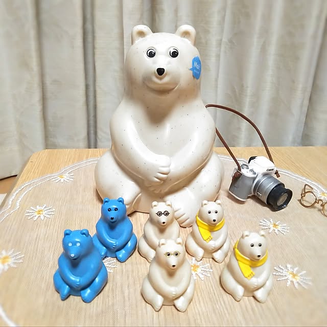 机/白くま貯金箱/買ってよかったもの/ポーラーベア 貯金箱 机/白くま貯金箱/買ってよかったもの/ポーラーベア 貯金箱