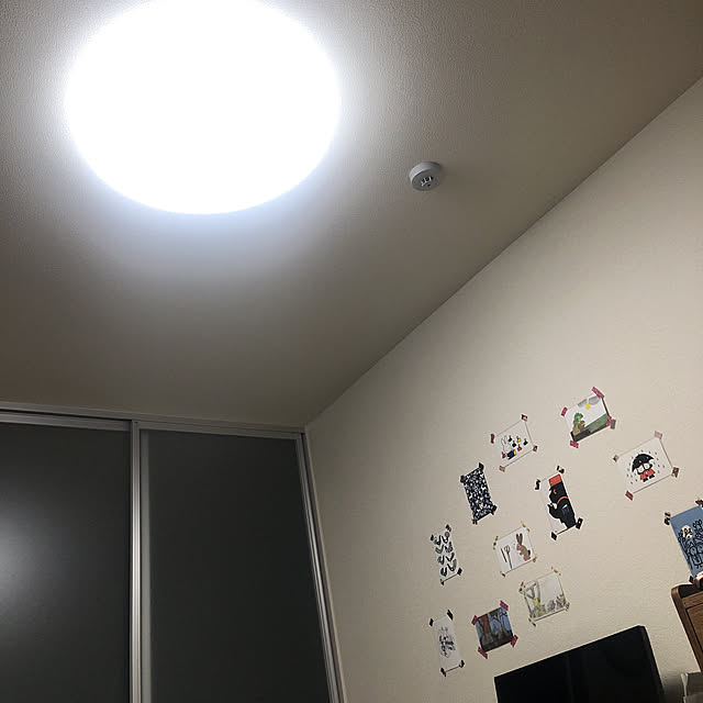 部屋全体/ポストカードを壁に直貼り/ポストカード/シーリングライト/パナソニックのインテリア実例 - 2020-01-27 23:15:08