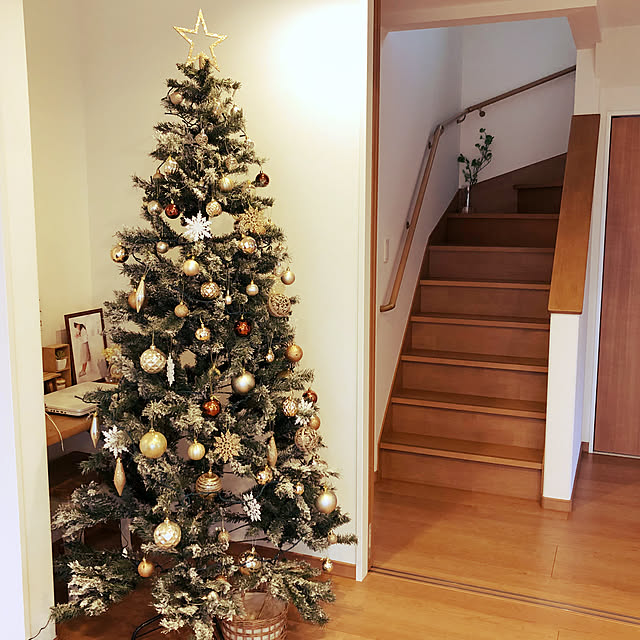 ニトリ クリスマスツリー210㎝のおすすめ商品とおしゃれな実例