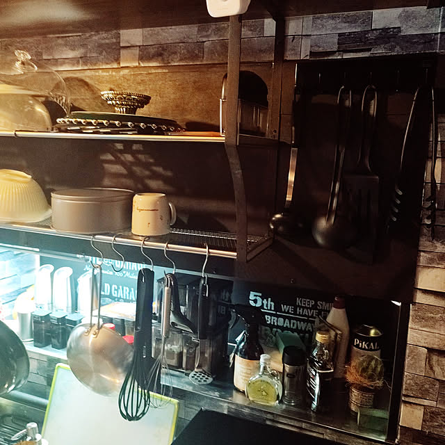 Tackunのtower-tower タワー(山崎実業) プッシュ式醤油差し タワー SOY SAUCE CRUET 醤油入れ 液体調味料容器 調味料ストッカー キッチン 整理 収納 保存の家具・インテリア写真