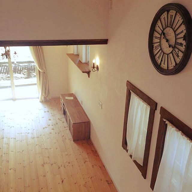 部屋全体/吹き抜けからの眺め/無垢の床/大きな時計/木枠の窓&窓枠...などのインテリア実例 - 2016-03-09 13:25:18