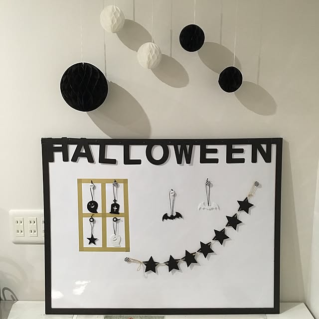ハロウィン/机/HALLOWEEN/白×黒×ゴールド/セリア...などのインテリア実例 - 2016-09-09 22:43:42