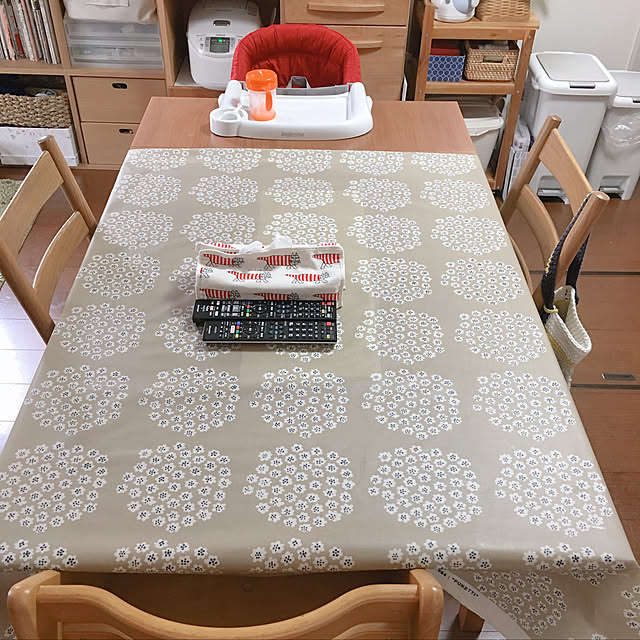 marimekko マリメッコ テーブルクロス PUKETTI(プケッティ/花束 marimekko マリメッコ テーブルクロス PUKETTI(プケッティ/花束