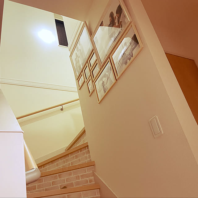 写真フレーム/階段の壁/ナチュラル/北欧/建売住宅だけど可愛くしたい！...などのインテリア実例 - 2021-09-06 22:31:27