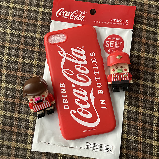 ファーストフードの店員/コカコーラスマホケース/ダイソー/プチブロック/ちびっこ人間コレクション2体入り...などのインテリア実例 - 2023-02-21 16:52:32