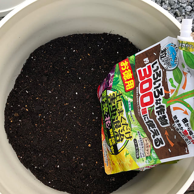 hoshimamaのアース製薬-アースガーデン 園芸用 殺虫剤 土にまくだけ害虫退治オールスター [600g] ガーデニング 園芸 観葉植物 虫 駆除 家庭用 (アース製薬)の家具・インテリア写真