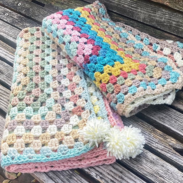 ハンドメイド グラニースクエア編みのおしゃれなアレンジ・飾り ハンドメイド グラニースクエア編みのおしゃれなアレンジ・飾り