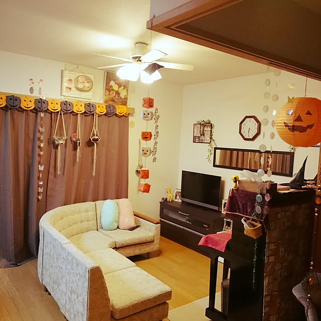 部屋全体/ハロウィンディスプレイ/油絵/プランターハンガー/テレビ台...などのインテリア実例 - 2015-09-17 18:32:22