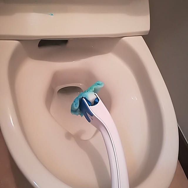 ponponmaruのP&G-【まとめ買い】 スクラビングバブル トイレ洗剤 流せるトイレブラシ 本体ハンドル1本+付替用16個(フローラルソープの香り4個 + フローラルソープの香り12個) セットの家具・インテリア写真