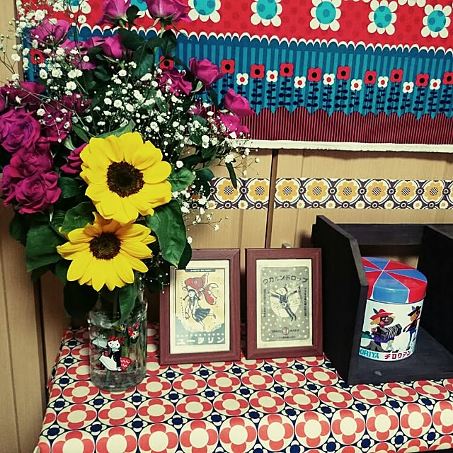 ビンテージ 昭和レトロ レトロポップ 花柄 折り畳みテーブル ビンテージ 昭和レトロ レトロポップ 花柄 折り畳みテーブル