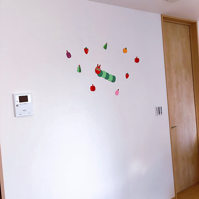 はらぺこあおむし/画用紙/ディスプレイコーナー/自作/子どものいる暮らし...などのインテリア実例 - 2020-03-25 16:59:58