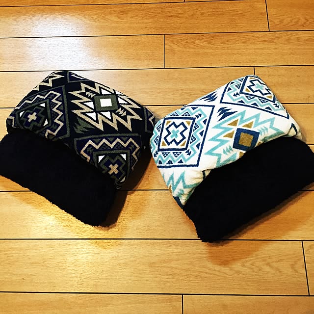 部屋全体/久しぶりの投稿。/旦那さん♡と色違買い◡̈*/むっちゃ温かい(´▽`)♪♪/モコモコ...などのインテリア実例 - 2016-10-10 20:53:29