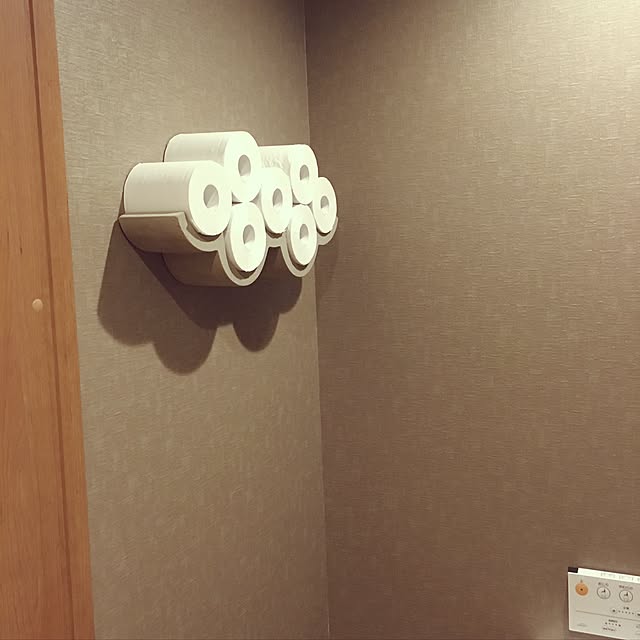 トイレットペーパーの収納/トイレットペーパー見せる収納/モダンデザイン/モダンテイスト/トイレットペーパーストック...などのインテリア実例 - 2016-12-07 22:06:07