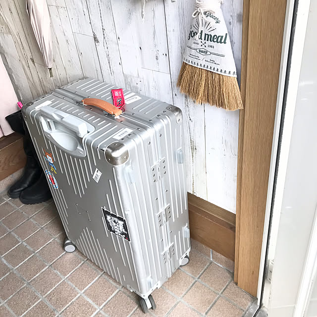 部屋全体/2025.1.12/スーツケース/白が好き/カメラマーク消し...などのインテリア実例 - 2025-01-12 21:37:04