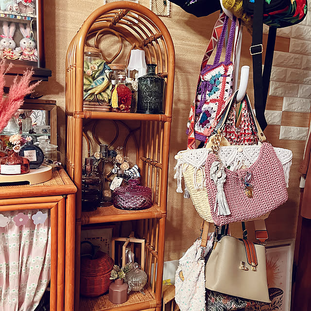 部屋全体/突っ張りハンガーラック/籐製品が好き/ラタン家具/ラタンの棚...などのインテリア実例 - 2024-07-05 21:31:13