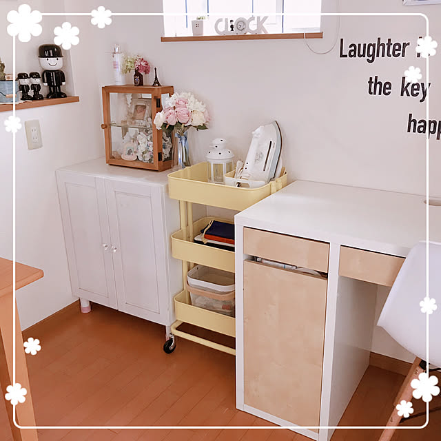 ☆IKEAイケア☆MICKEデスク☆ライト照明付、マグネットホワイト ☆IKEAイケア☆MICKEデスク☆ライト照明付、マグネットホワイト