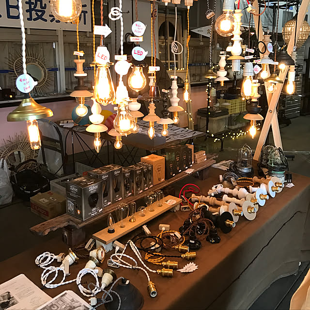 部屋全体/エジソンバルブLED/エジソンランプLED/我が家ではないです(・_・;)/東京蚤の市...などのインテリア実例 - 2017-11-04 17:51:35