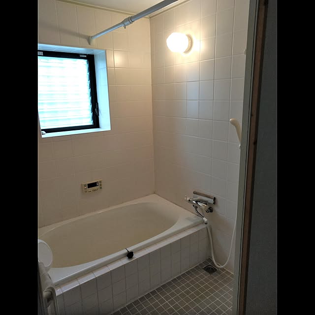 ホテル風の大きめの壁タイル/浴室乾燥機付き/INAXの浴槽　ネットで68000円/設備屋さんとの二人三脚/家作りで一番苦労した...などのインテリア実例 - 2023-06-24 13:51:33