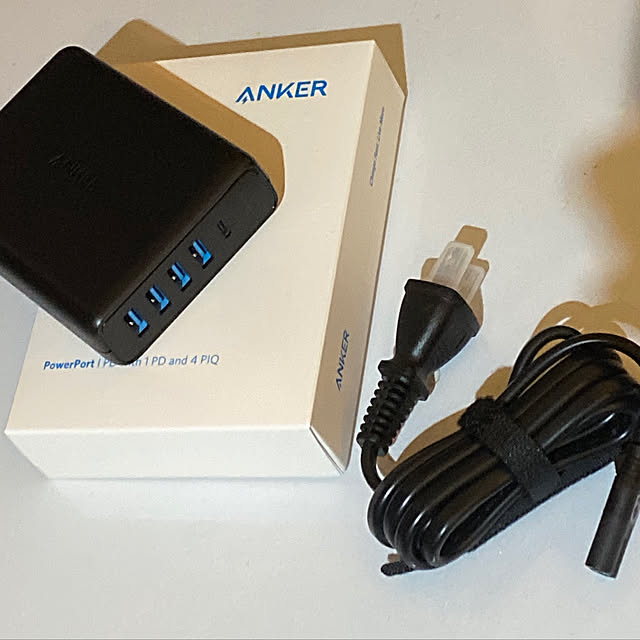zero.efOA6CeZL1sfEeHのAnker-Anker PowerPort I PD - 1 PD & 4 PowerIQ(Power Delivery対応 60W 5ポート USB-C急速充電器)【PSE認証済 / Power Delivery対応 / PowerIQ搭載】 iPhone 14 / 13 / 12、iPad Pro (2018, 11インチ) / MacBook / MacBook Air (2018)、Galaxy S22 その他Android各種対応 (ブラック)の家具・インテリア写真