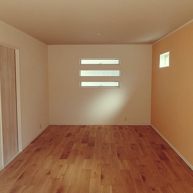 ベッド周り/クロス屋さん 大工さん/初めての投稿強化月間！/初投稿 部屋全体/IKEA...などのインテリア実例 - 2017-04-04 00:52:08