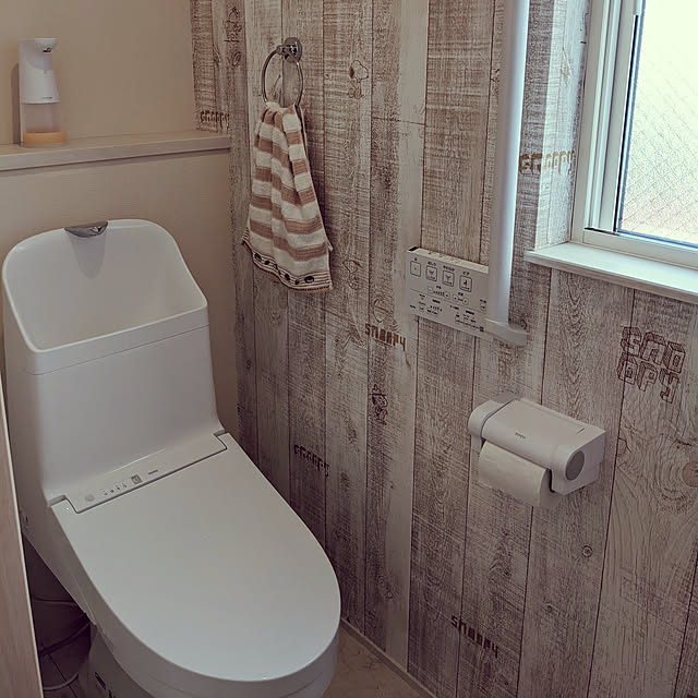 バス/トイレ/ポップ/2Fトイレ/こどものいる暮らし/トイレの壁のインテリア実例 - 2020-10-27 13:33:46