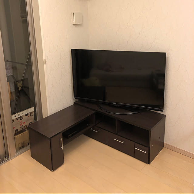 Yuukiの-テレビ台 コーナー テレビボード ローボード 完成品 白 ホワイト 北欧 伸縮 テレビラック 木製 TVボード TV台 人気 おしゃれ 北欧 伸縮式 日本製 ブラウン 茶 収納 家具 棚 伸縮テレビラックFarinacea〔ファリナセア〕の家具・インテリア写真