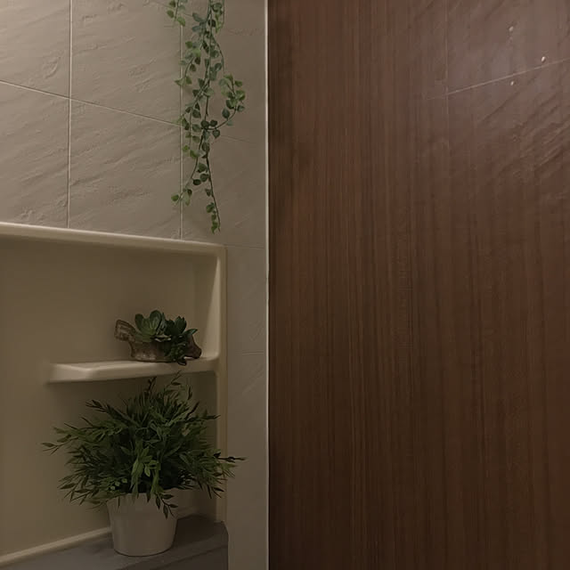 木目柄壁紙/1面だけ壁紙/壁紙DIY/お風呂の壁/フェイクグリーン...などのインテリア実例 - 2021-03-07 22:54:28