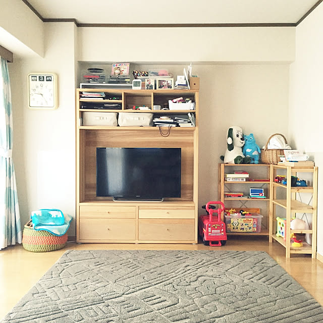 oui___roomの-遮光カーテン SAZANAMI（サザナミ） 巾100×丈178cm（1枚入）【ブラック・ライトブルー】 1.5倍ヒダ DESIGN LIFE　スミノエ 柄 モダン レトロ モダン カーテン北欧 遮光2級 【デザインライフ カーテン】の家具・インテリア写真