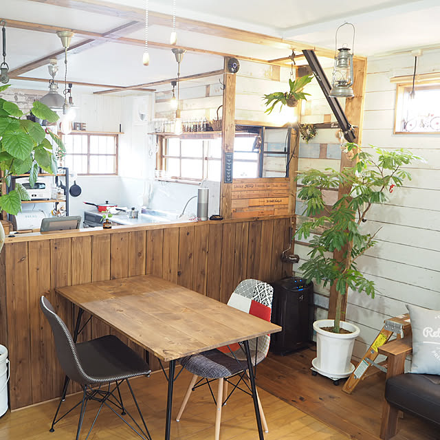 昭和レトロ カフェ風キッチンのおしゃれなインテリア 昭和レトロ カフェ風キッチンのおしゃれなインテリア