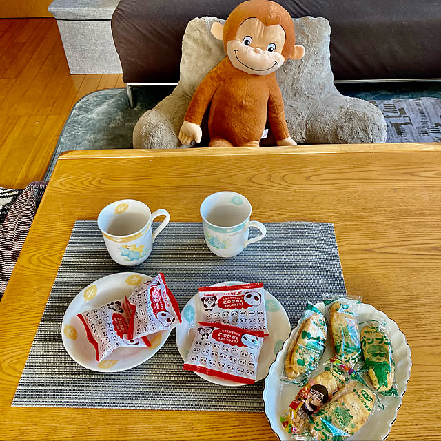 さくさくぱんだ/ばかうけ青のり/ヒカキンパッケージ/ミロないから牛乳だな/ムーミンマグとお皿...などのインテリア実例 - 2021-02-25 13:42:13