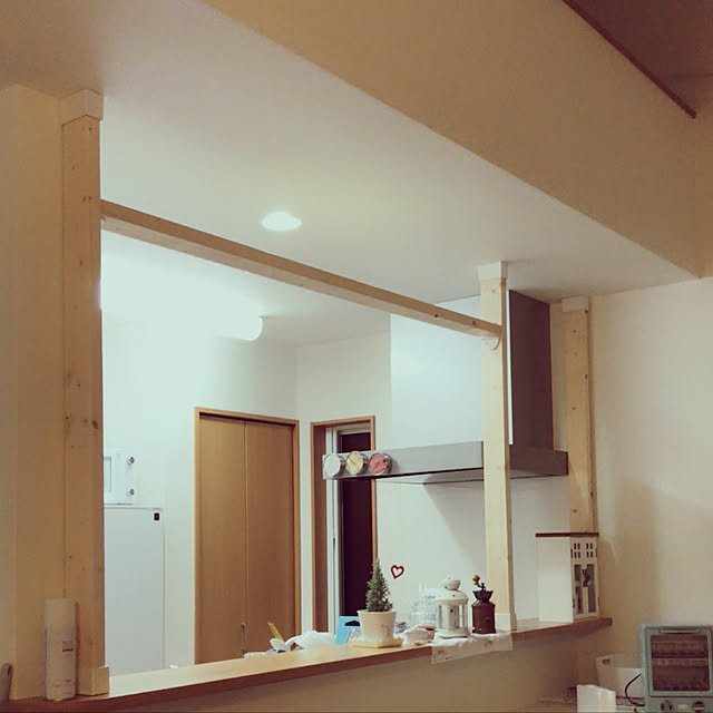 mi0519の-ディアウォール（上下パッドセット）（ホワイト）２×４材用  ツーバイフォー DIY 木材 壁面収納 突っ張り収納の家具・インテリア写真