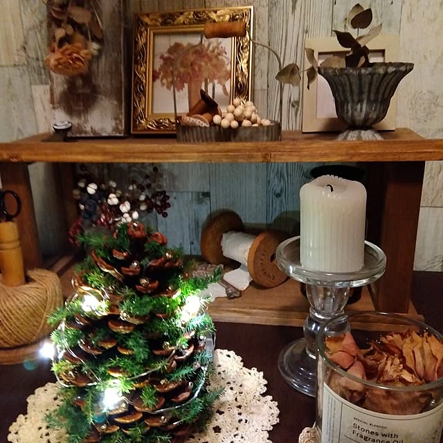 玄関/入り口/クリスマス/ハンドメイド/松ぼっくりツリー/100均大好き...などのインテリア実例 - 2024-11-23 20:17:56
