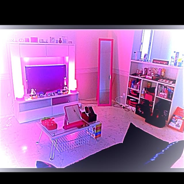 部屋全体/ブラックライト,ネオン管,LED,/照明/家具*⁎ʚϊɞ*✲ﾟ*｡⋆/TVラック*⁎ʚϊɞ*✲ﾟ*｡⋆...などのインテリア実例 - 2012-11-30 07:45:02