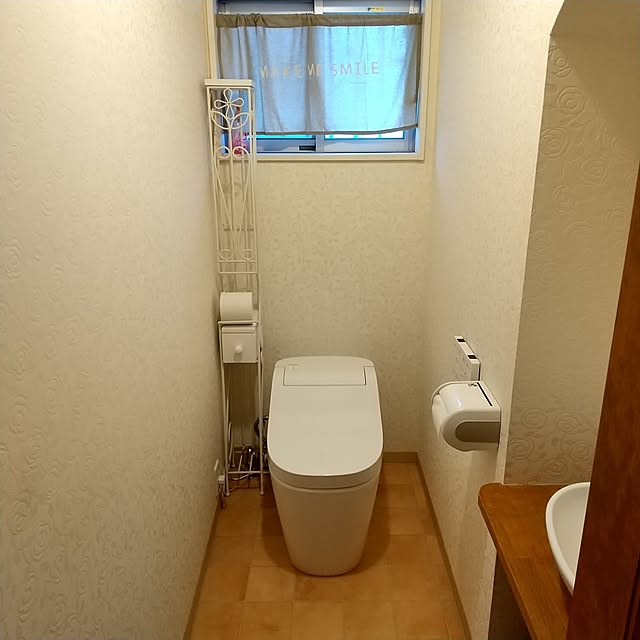 バス/トイレ/壁紙/白い家に憧れて/ほんとはクローゼットに使いたかった/白×ベージュ...などのインテリア実例 - 2023-12-17 15:47:30