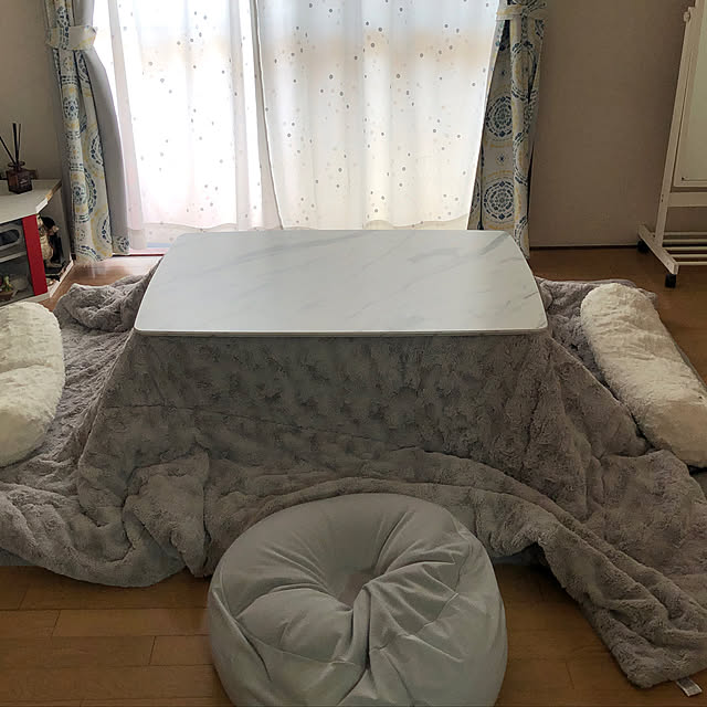 大理石風円形テーブル 花柄カバー付き 呑ん こたつ フランフラン 大理石風円形テーブル 花柄カバー付き 呑ん こたつ フランフラン