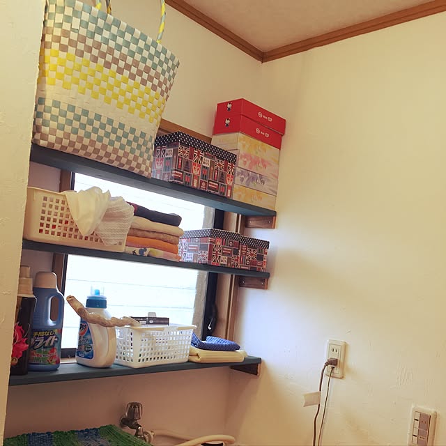 棚/脱衣場に棚/西海岸風に憧れて/DIY/100均...などのインテリア実例 - 2017-01-14 13:26:56