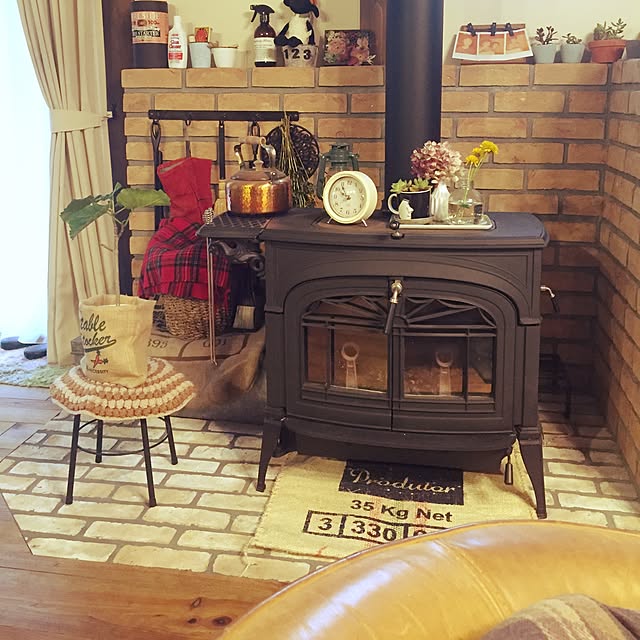 アンティーク 薪ストーブのある部屋のおしゃれなアレンジ・飾り アンティーク 薪ストーブのある部屋のおしゃれなアレンジ・飾り
