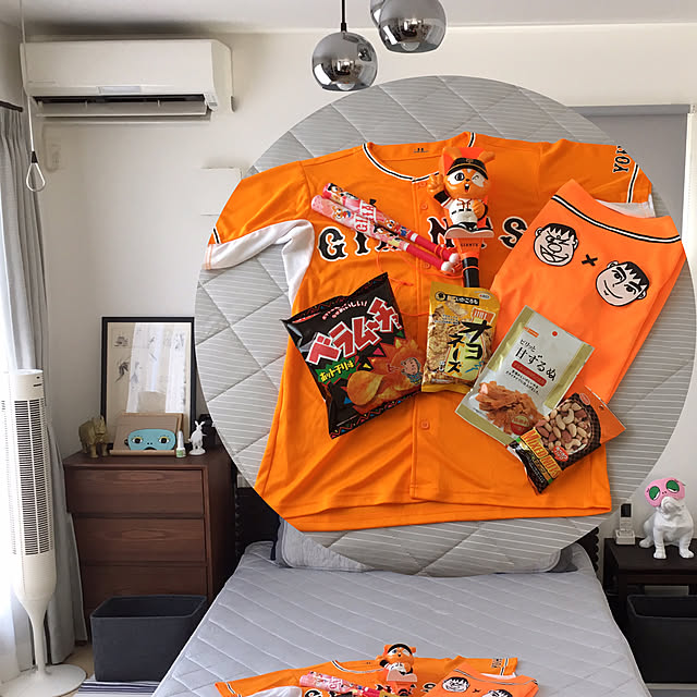 ベッド周り/ジャイアンツ愛⁈/オーロラシートで野球観戦♡/おつまみは500円以内⁈過ぎたけど（笑）/観戦という名の飲み会⁈...などのインテリア実例 - 2017-08-08 14:46:12