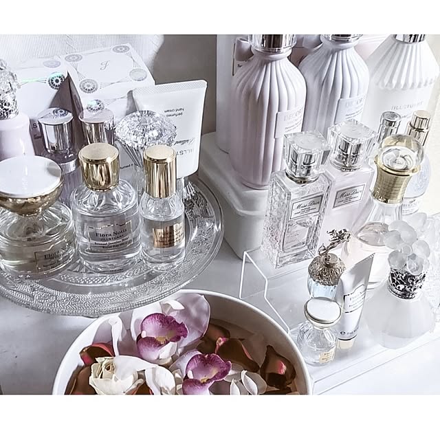 お花のある暮らし/ディオール/Dior/ジルスチュアート/化粧品収納...などのインテリア実例 - 2024-04-03 23:29:51