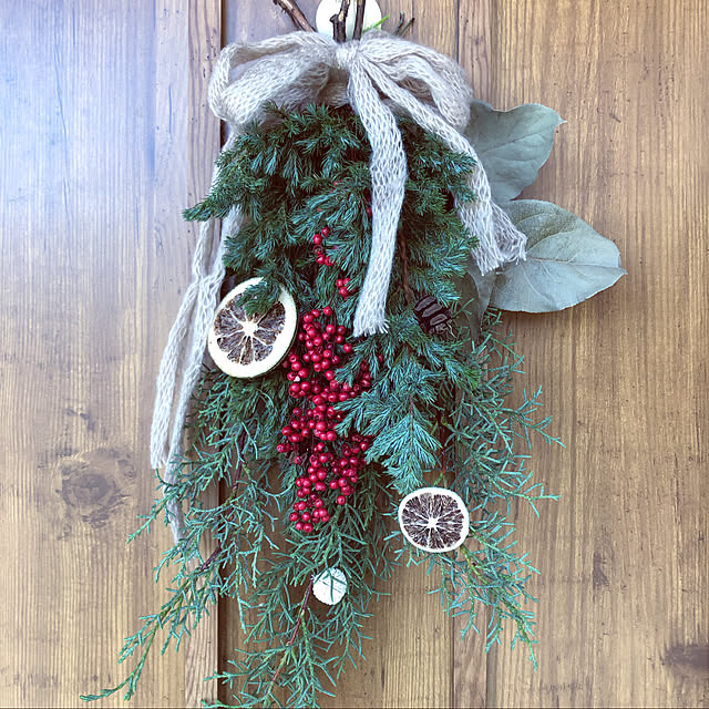 クリスマスの準備/クリスマスディスプレイ/玄関ディスプレイ/クリスマススワッグ初挑戦/クリスマススワッグ手作り...などのインテリア実例 - 2021-12-12 02:01:13