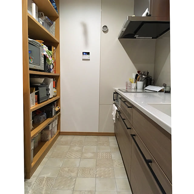 キッチン/背面収納は造作家具/床のタイルと色合わせ/グレージュ/オフェリア...などのインテリア実例 - 2018-10-25 23:54:28