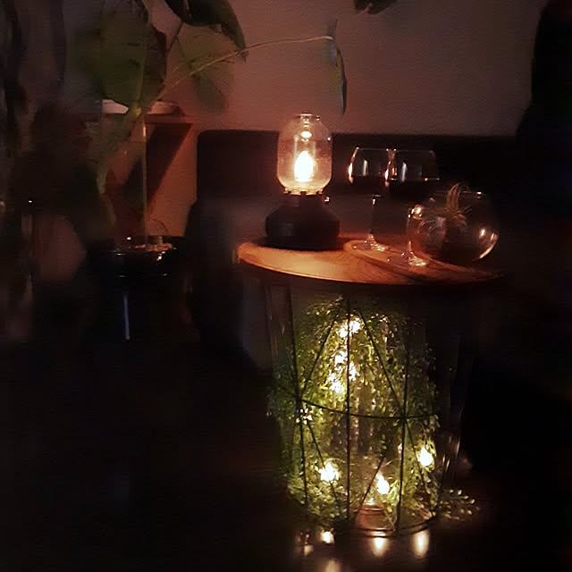 机/夜を楽しむインテリア/観葉植物/カフェ風/カフェ風インテリア...などのインテリア実例 - 2024-10-11 20:33:55