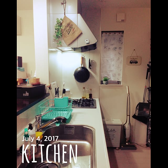 キッチン/カフェカーテン/ホウキとチリトリ/ごみ箱/スッキリ暮らしたい...などのインテリア実例 - 2017-07-04 07:14:12