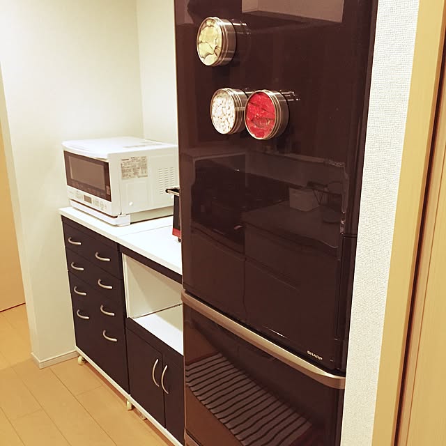 sky.のシャープ-シャープ 3ドア冷蔵庫（350L・どっちもドア） SJ−PW35A−T　＜ブラウン系　ダークブラウン＞【標準設置無料】の家具・インテリア写真