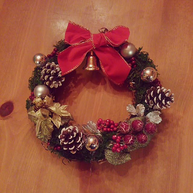 玄関/入り口/クリスマスリース/ハンドメイド/100均アイテム/クリスマスのインテリア実例 - 2016-11-27 00:34:30